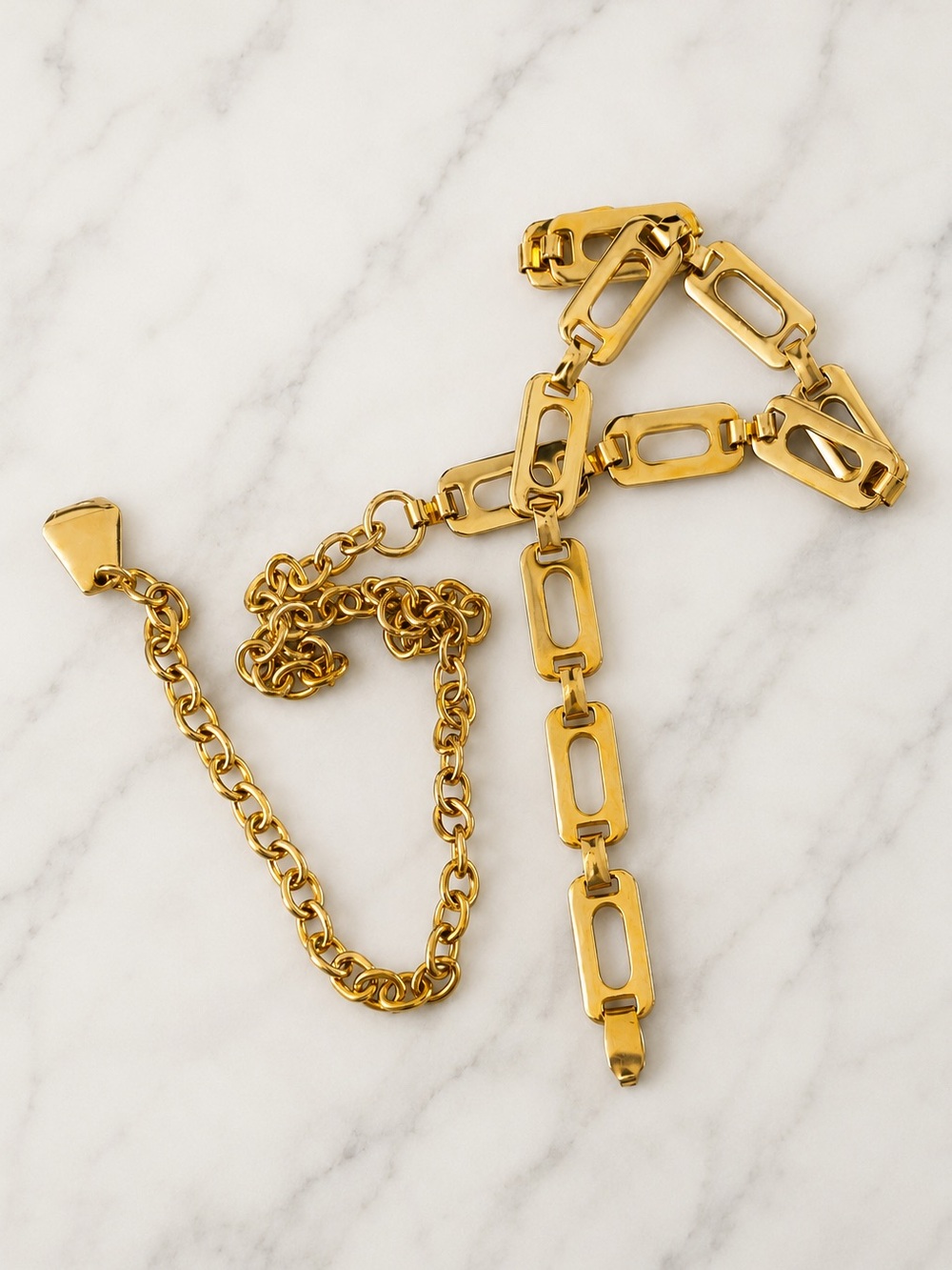 VTG Gold Geometric Link Chain Belt | Adjustable Waist Accessory - Picture 14 of 15